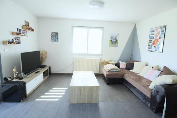 Maison 2 chambres avec garage et atelier sur terrain de 1700m2