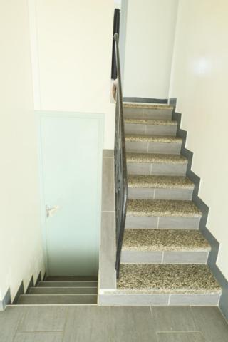 Maison 2 chambres avec garage et atelier sur terrain de 1700m2