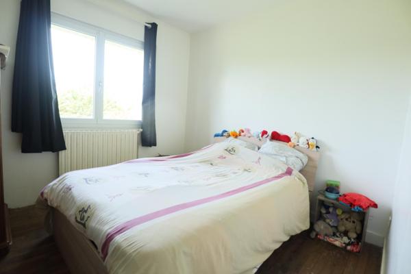 Maison 2 chambres avec garage et atelier sur terrain de 1700m2