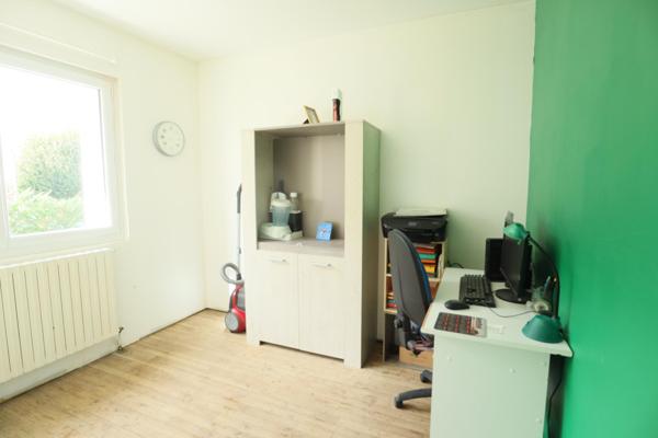 Maison 2 chambres avec garage et atelier sur terrain de 1700m2