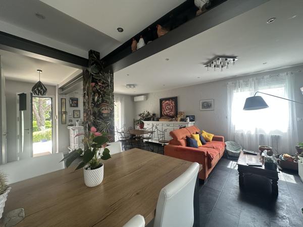 Maison 6 pièce(s) 5 chambre(s) 215 m²