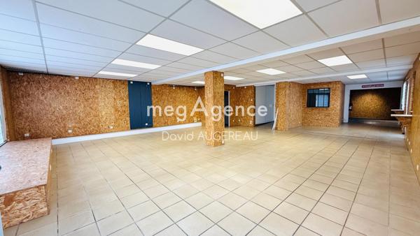 Local Commercial à L' ILE-D'YEU, 85350 - 4 pièces 196m²