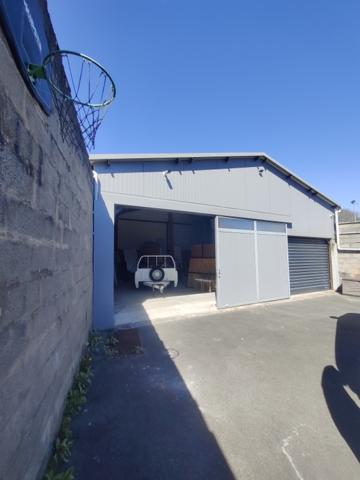 Garage  140 m²