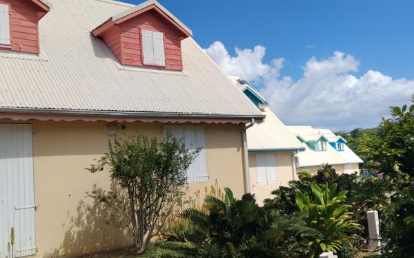 Maison à vendre    4 pièces • 81 m2 Sainte-Rose