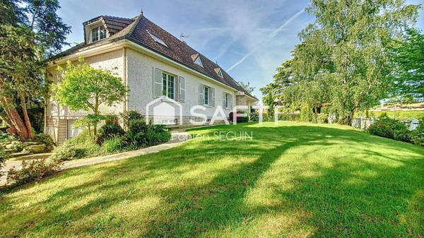 Exceptionnelle propriété de 370 m2 intégralement rénovée !