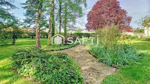 Exceptionnelle propriété de 370 m2 intégralement rénovée !