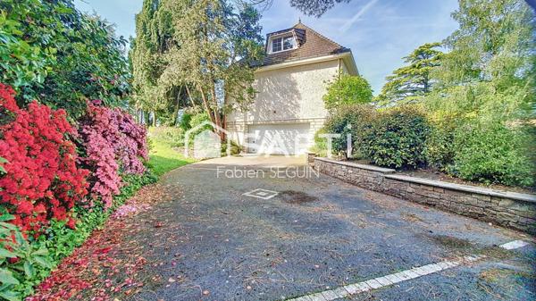 Exceptionnelle propriété de 370 m2 intégralement rénovée !