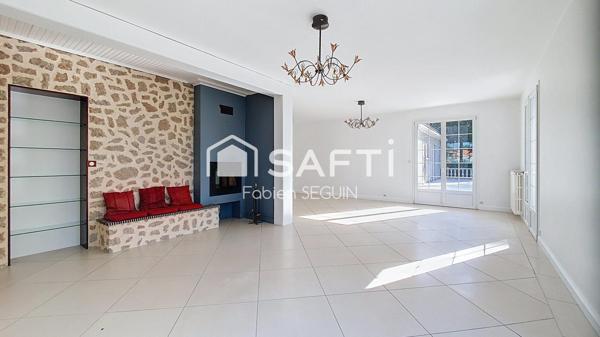 Exceptionnelle propriété de 370 m2 intégralement rénovée !