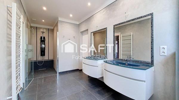 Exceptionnelle propriété de 370 m2 intégralement rénovée !