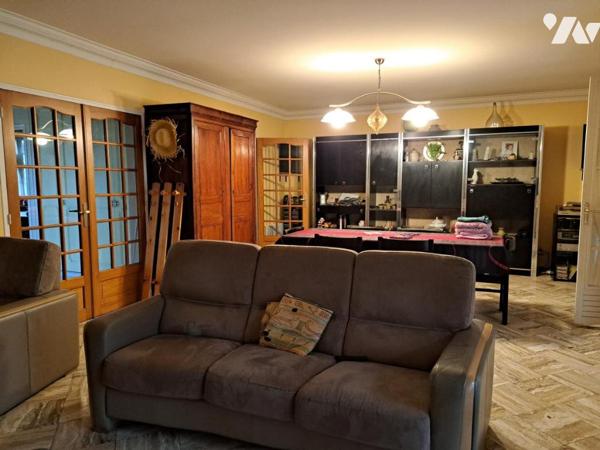 Beau pavillon avec grand jardin