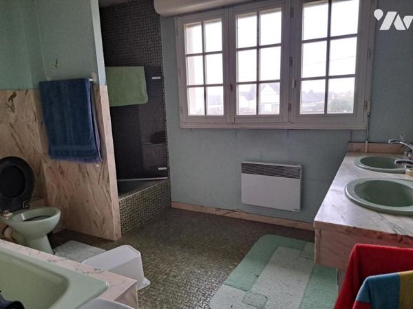 Beau pavillon avec grand jardin