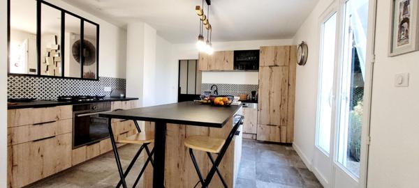Villa de plain-pied 4 faces avec piscine  -  Terrain constructible et divisible de 2 442 m² -  Sallèles-d'Aude ? Proche Narbonne