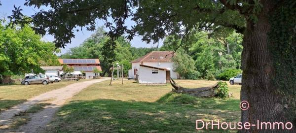 Bien immobilier à vendre 16 pièces de 526 m²