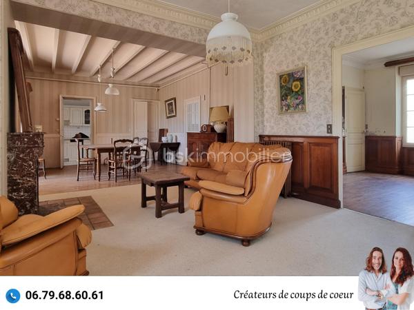 Nous vous proposons ce Moulin de caractère

La maison principale de 178m² est composée de :
-Au rez-de-chaussée : une vaste entrée, grande pièce de vie avec cheminée, cuisine, arrière cuisine, wc séparé, une chambre.
-A l'étage, 3 chambres sur parquet, une salle de bain, wc séparé. 

Double vitrage, chauffage au gaz, tout à l'égout, des travaux seront à prévoir.

Attenante à la maison, la minoterie représente des possibilités d’agrandissement conséquents. Son mécanisme des années 1920/1930 et sa turbine hydraulique sont en état de fonctionnement.

Ces bâtiments, sur trois niveaux, représentent plus de 2000m².
Certains plateaux, sur parquet seraient parfaits comme salle de danse / yoga, salle d'exposition, atelier d'artiste. 

Une partie des bâtiments qui abritait les locaux professionnels pourrait être transformée en logements
Idéal pour un projet de gîtes/chambres d'hôtes,

Plusieurs garages permettent également de stationner camping car, voitures, bateaux etc... (idéal collectionneur de véhicules)

Possibilité en plus, de louer 2,5 hectares de terrain attenant.

Situé à La Crèche, sans aucuns vis à vis et proche de toutes commodités (à moins de 5 minutes à pied de l'école maternelle, primaire et collège), à 10 minutes de Niort (gare TGV), 1h de La Rochelle.

Ce que nous en avons pensé : « Un cachet certain ! Avec ses moulures au plafond, ses parquets, ses menuiseries, ses poutres, son escalier et l'ensemble des bâtiments qui laisse libre cours à la créativité! Nichée dans un écrin de verdure, cette pépite rare ne peut laisser indifférente. »

Vendeurs, avis de valeur offert. Acquéreurs, bénéficiez de notre service financier.