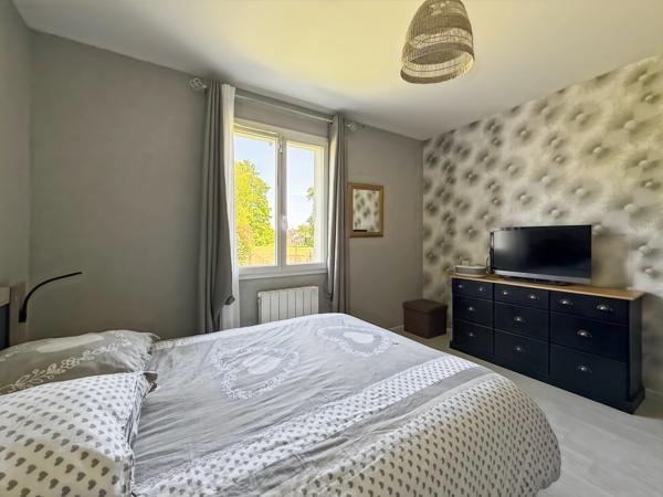 Maison 5 pièces de plain-pied - 94 m² - 4 chambres - Jardin et garage attenant - Bergerac rive droite