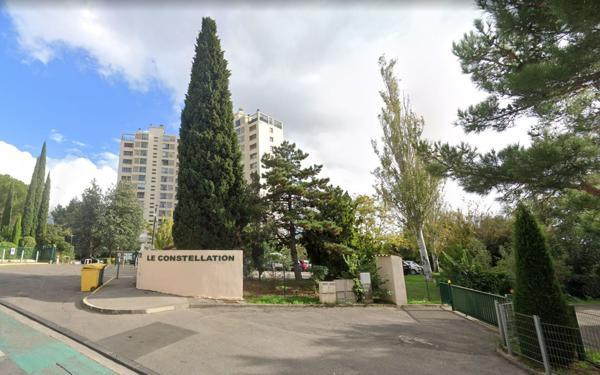 Appartement à vendre    3 pièces • 51 m2 Marseille 12