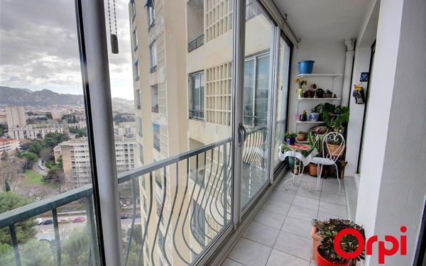 Appartement à vendre    3 pièces • 51 m2 Marseille 12