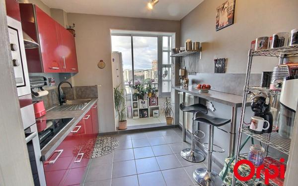 Appartement à vendre    3 pièces • 51 m2 Marseille 12