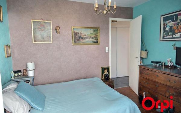 Appartement à vendre    3 pièces • 51 m2 Marseille 12