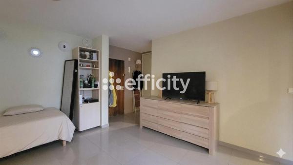 Appartement
         2 pièces
        - 30 m² Exclusivité 95 000 € *