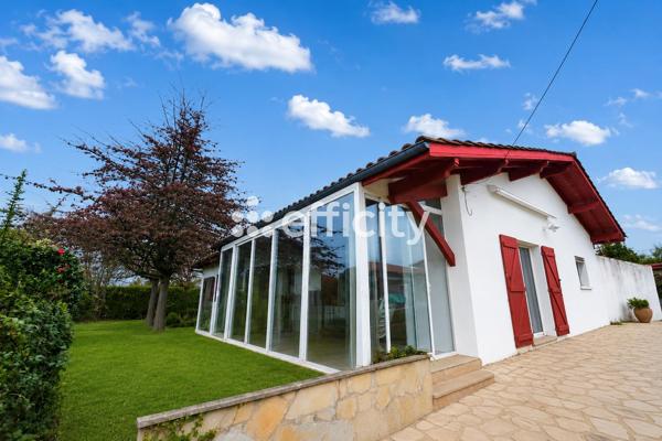 Maison
         5 pièces
        - 138 m²