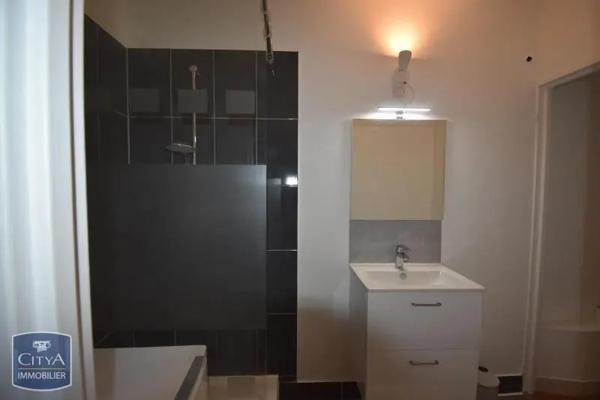 Appartement à louer 2 pièces 54.89m²