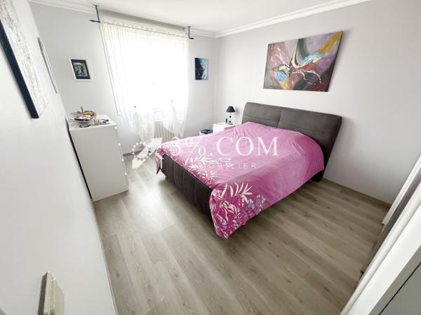 Maison
                                                                                                                                                                                                                                                                                                                        6 pièce(s)                                                                                                                                                                                                          3 chambre(s)                                                                                                                                                                                                          150  m²