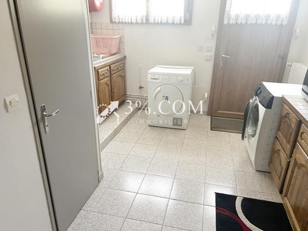 Maison
                                                                                                                                                                                                                                                                                                                        6 pièce(s)                                                                                                                                                                                                          3 chambre(s)                                                                                                                                                                                                          150  m²