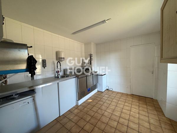 Maison Pouilley Francais 5 pièce(s) 220 m2