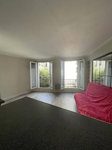 Studio - Vue dégagée - Rue Boucry - Paris 18