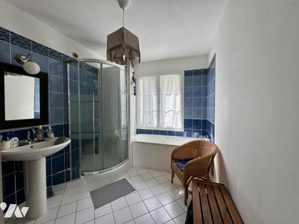 CORDEMAIS, A vendre Belle maison familiale de 177m² avec prestations de qualité et jardin paysagé.