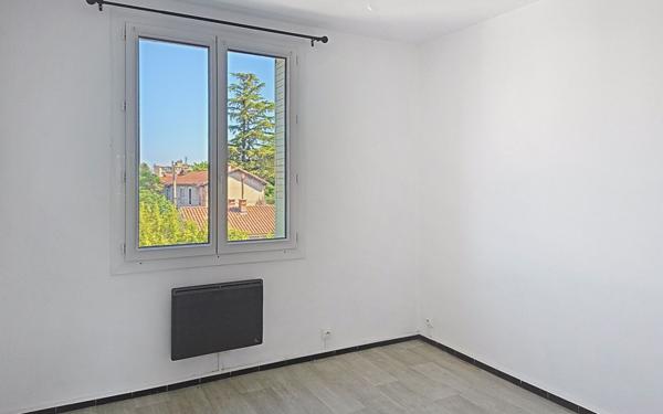Appartement à vendre    3 pièces • 55 m2 Avignon