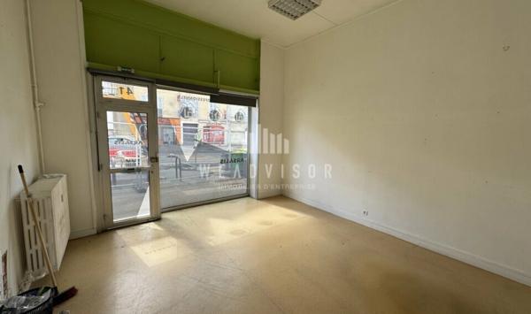 A LOUER : LOCAL COMMERCIAL OU BUREAU D'ENVIRON 22,6 M² - AVENUE BOLLÉE LE MANS (72)