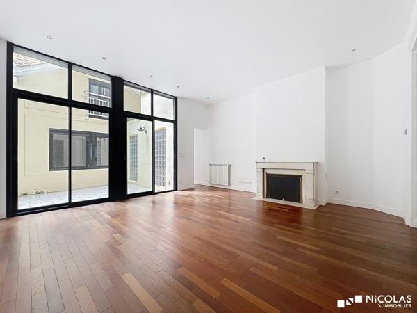 Appartement T3/T4 avec terrasse et parking – Triangle d’Or / Jardin Public