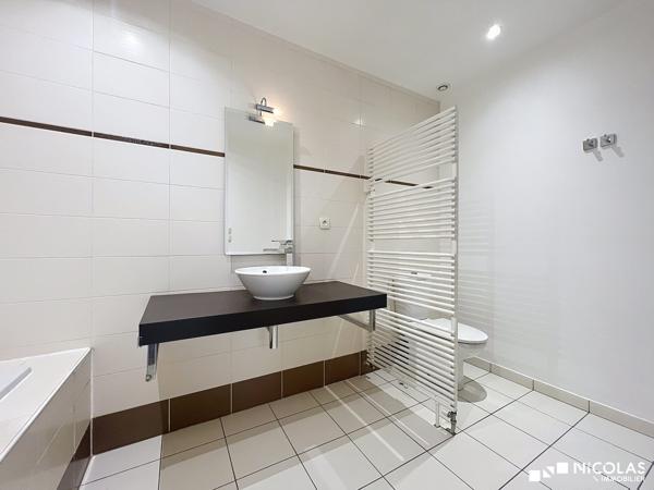 Appartement T3/T4 avec terrasse et parking – Triangle d’Or / Jardin Public
