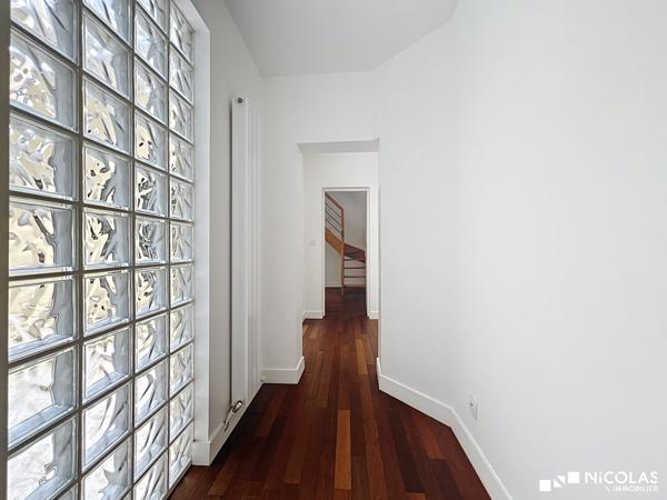 Appartement T3/T4 avec terrasse et parking – Triangle d’Or / Jardin Public