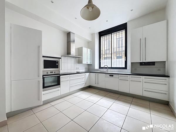 Appartement T3/T4 avec terrasse et parking – Triangle d’Or / Jardin Public