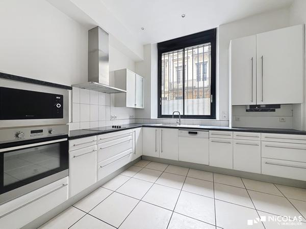 Appartement T3/T4 avec terrasse et parking – Triangle d’Or / Jardin Public