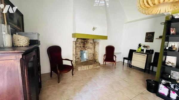 PLUMELIAU, Propriété de caractère, REF 49N