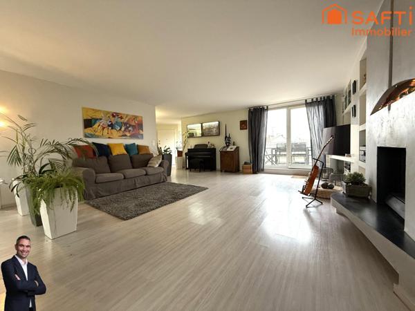 Superbe appartement de 3 pièces en attique disposant de deux terrasses, d'une cave, d'une place de stationnement privée et d'un garage !