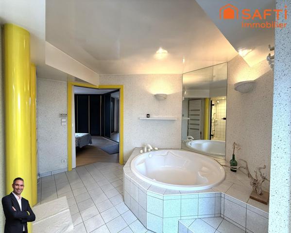 Superbe appartement de 3 pièces en attique disposant de deux terrasses, d'une cave, d'une place de stationnement privée et d'un garage !