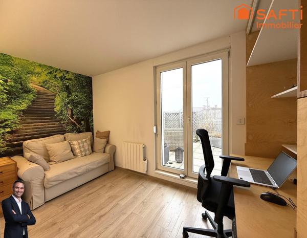Superbe appartement de 3 pièces en attique disposant de deux terrasses, d'une cave, d'une place de stationnement privée et d'un garage !