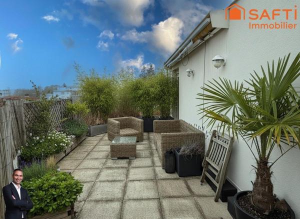 Superbe appartement de 3 pièces en attique disposant de deux terrasses, d'une cave, d'une place de stationnement privée et d'un garage !