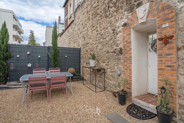 Appartement
         4 pièces
        - 88 m² Exclusivité 282 225 € *