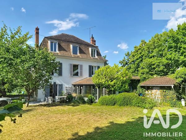 Maison à vendre 9 pièces 225 m² Le Coudray-Montceaux