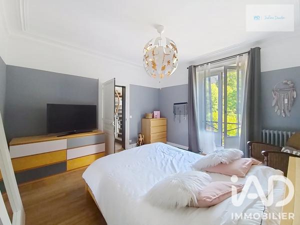 Maison à vendre 9 pièces 225 m² Le Coudray-Montceaux