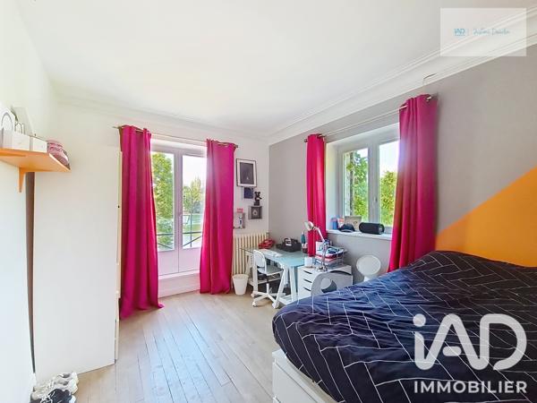 Maison à vendre 9 pièces 225 m² Le Coudray-Montceaux