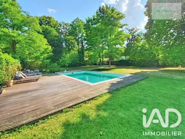 Maison à vendre 9 pièces 225 m² Le Coudray-Montceaux