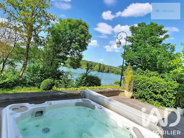 Maison à vendre 9 pièces 225 m² Le Coudray-Montceaux