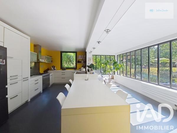 Maison à vendre 9 pièces 225 m² Le Coudray-Montceaux